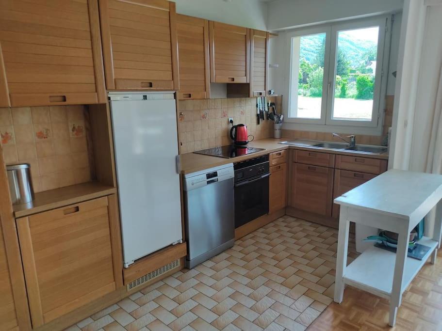 Bel Appartement Au Calme A 5 Minutes Du Village Menthon-Saint-Bernard Buitenkant foto