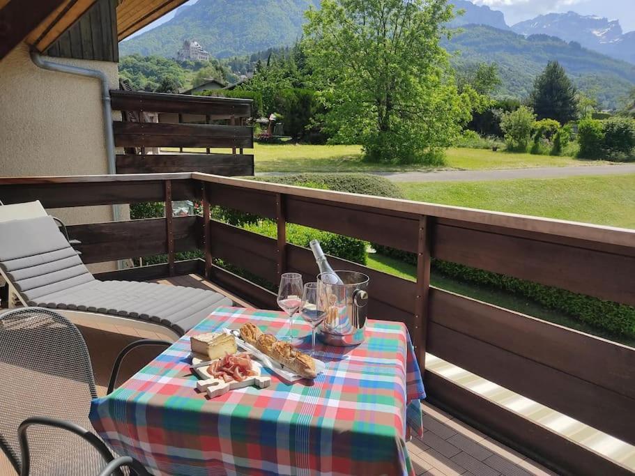 Bel Appartement Au Calme A 5 Minutes Du Village Menthon-Saint-Bernard Buitenkant foto